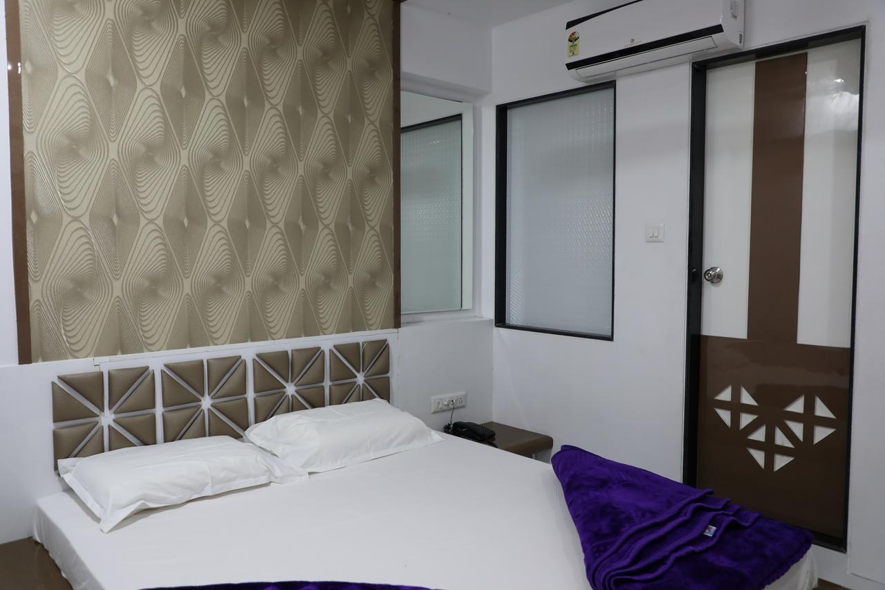 Hotel Pearl Navi Mumbai Exterior foto