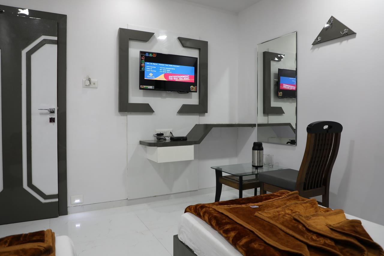 Hotel Pearl Navi Mumbai Exterior foto
