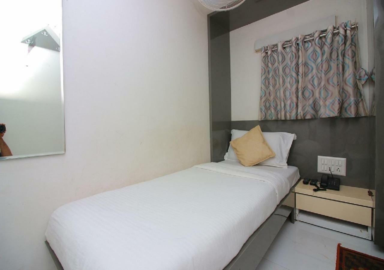 Hotel Pearl Navi Mumbai Exterior foto